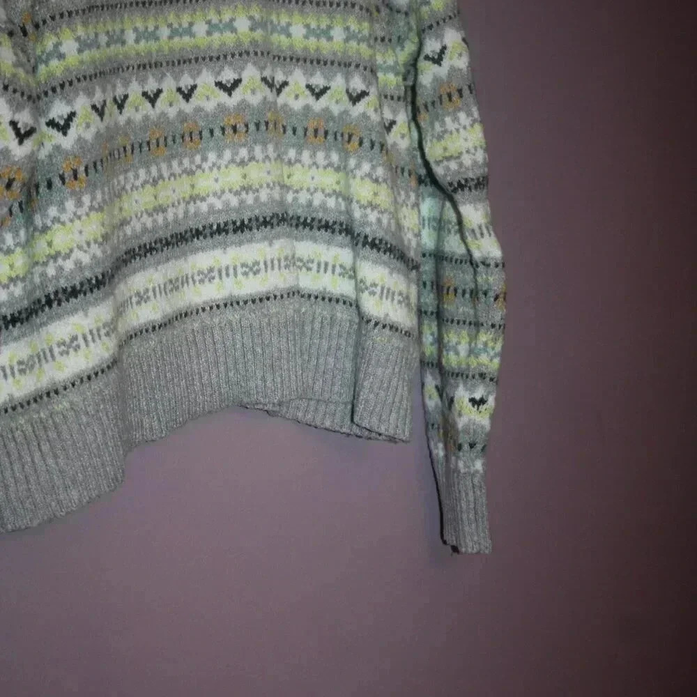 American Eagle Striped Crew Neck Sweater Size Medium - Picture 10 of 11